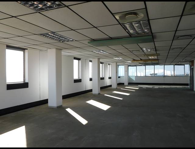 3,514M² OFFICE TO LET IN FERNDALE